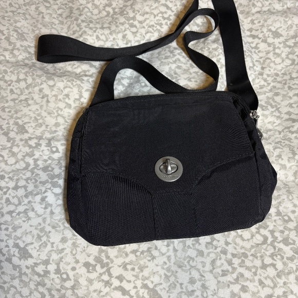 Baggallini crossbody bag- adjustable strap - Picture 1 of 3